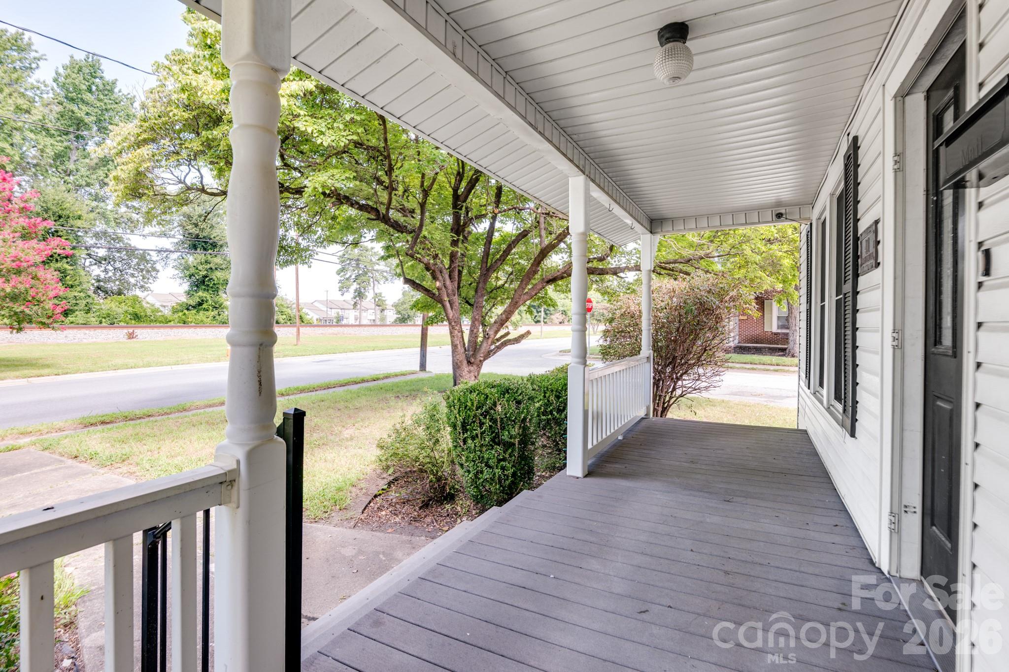 401 S Ridge Avenue Property Photo 7