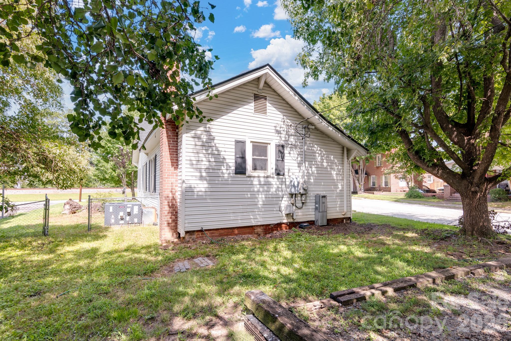 401 S Ridge Avenue Property Photo 27