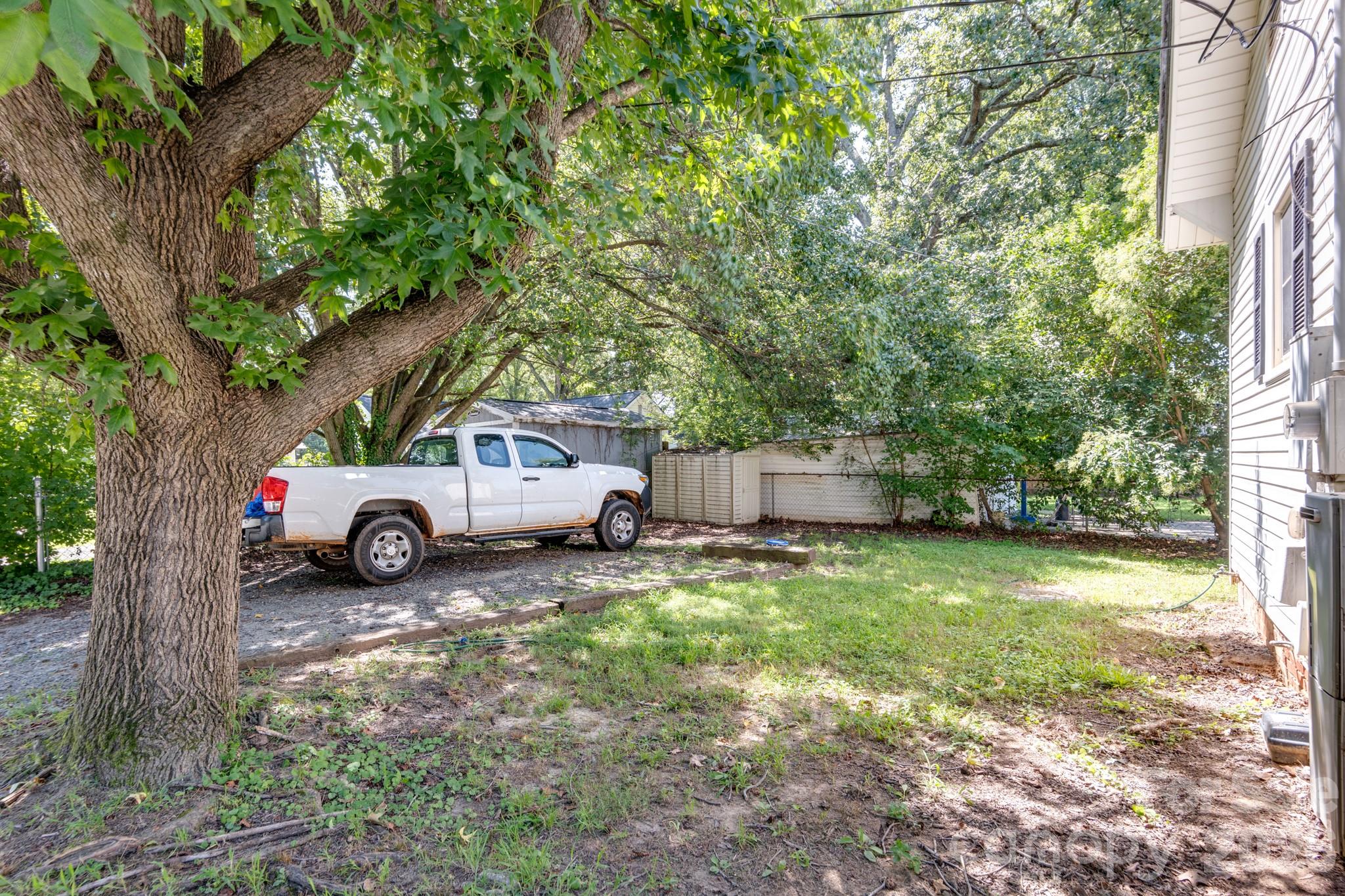 401 S Ridge Avenue Property Photo 28