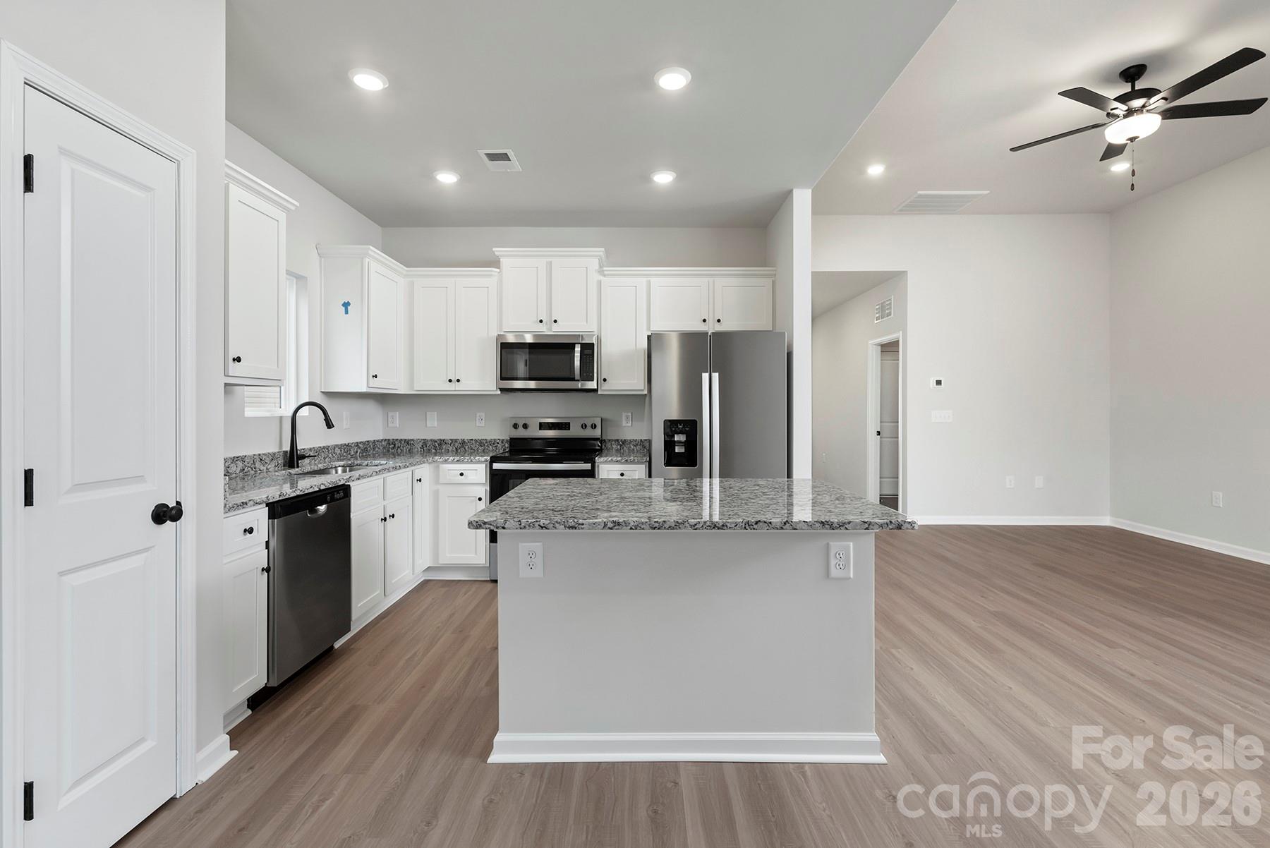 1103 Elyan Place Property Photo 4