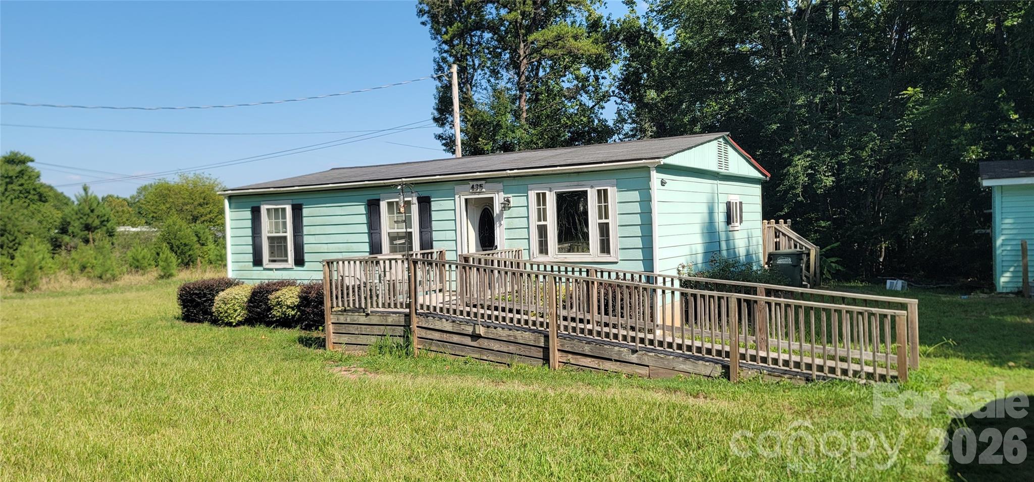 435 Airport Road Property Photo 2