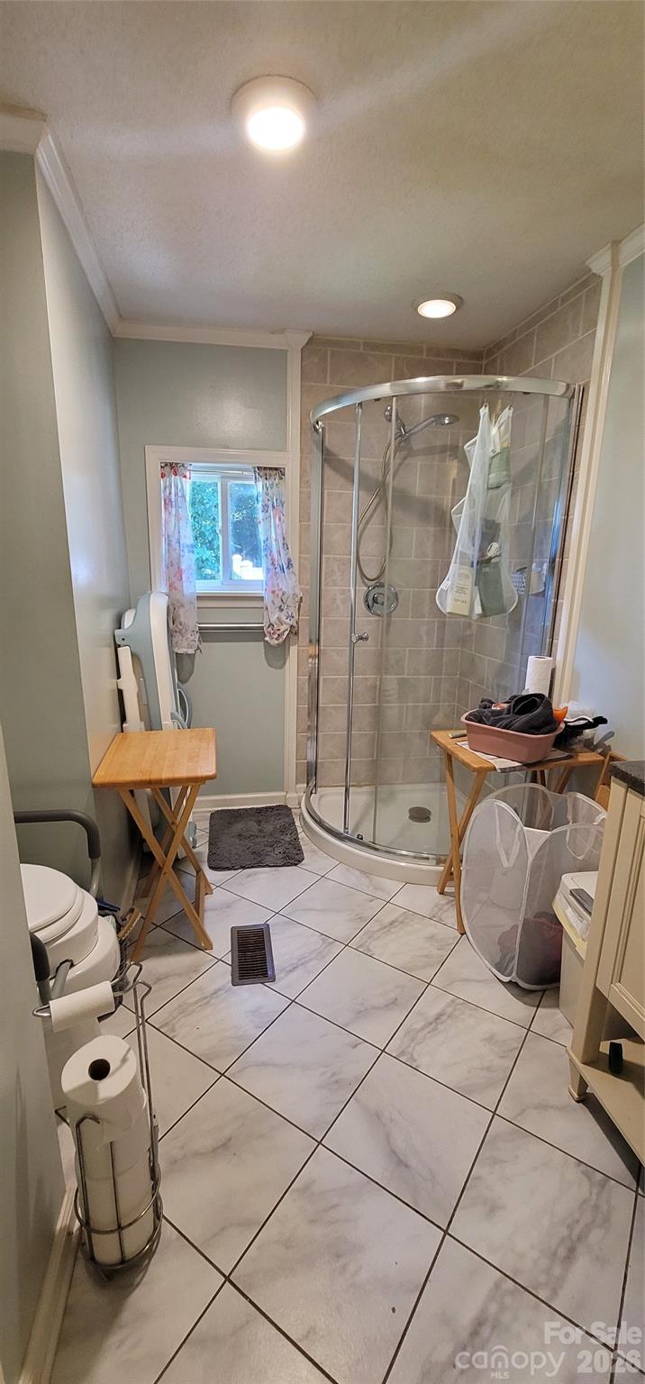 435 Airport Road Property Photo 15