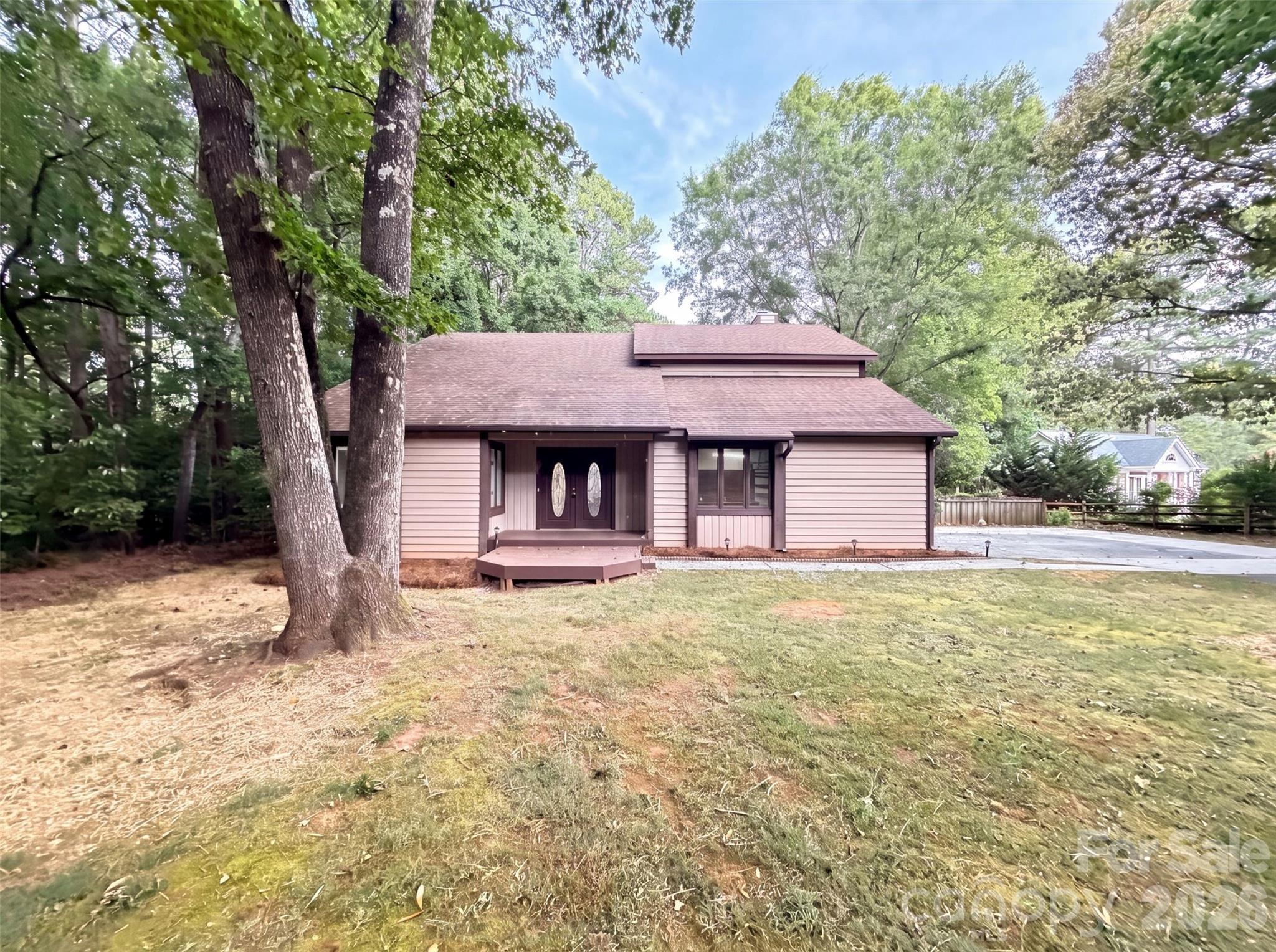 608 Amanda Drive Property Photo 1
