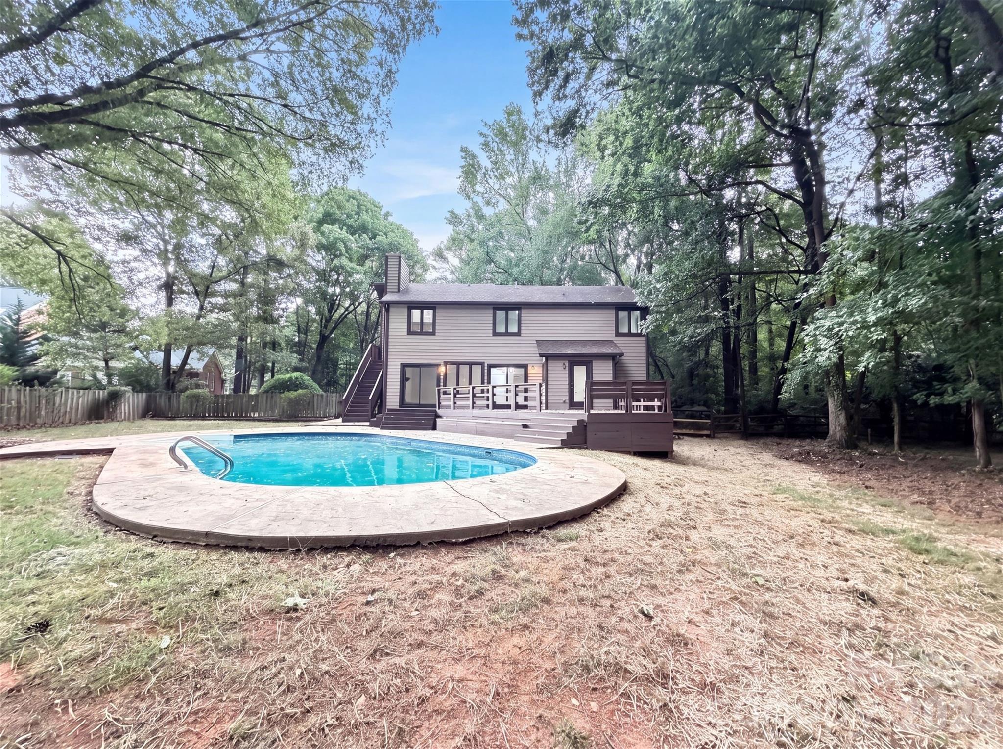 608 Amanda Drive Property Photo 4