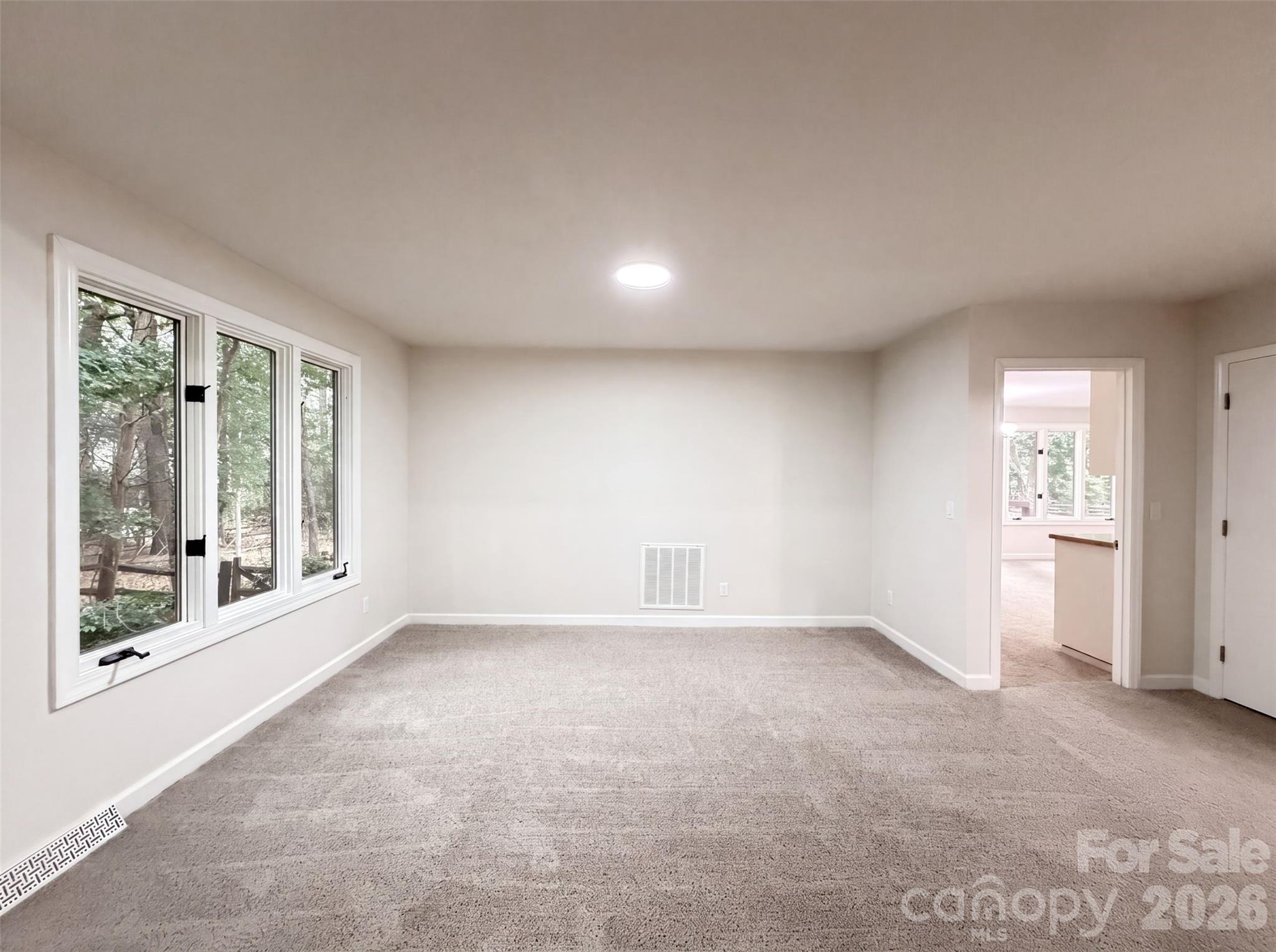 608 Amanda Drive Property Photo 7
