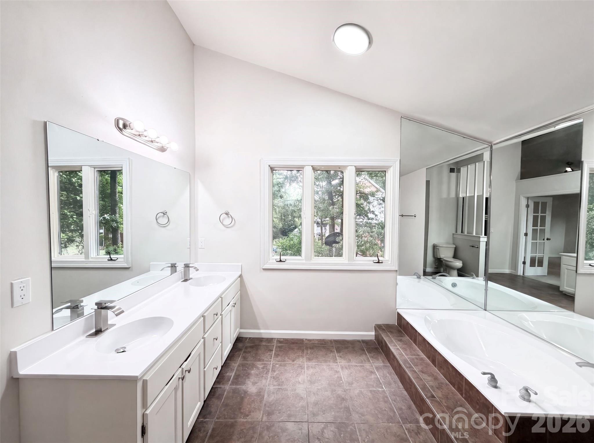 608 Amanda Drive Property Photo 17