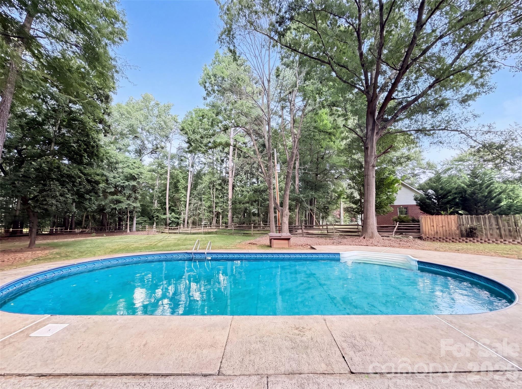 608 Amanda Drive Property Photo 22