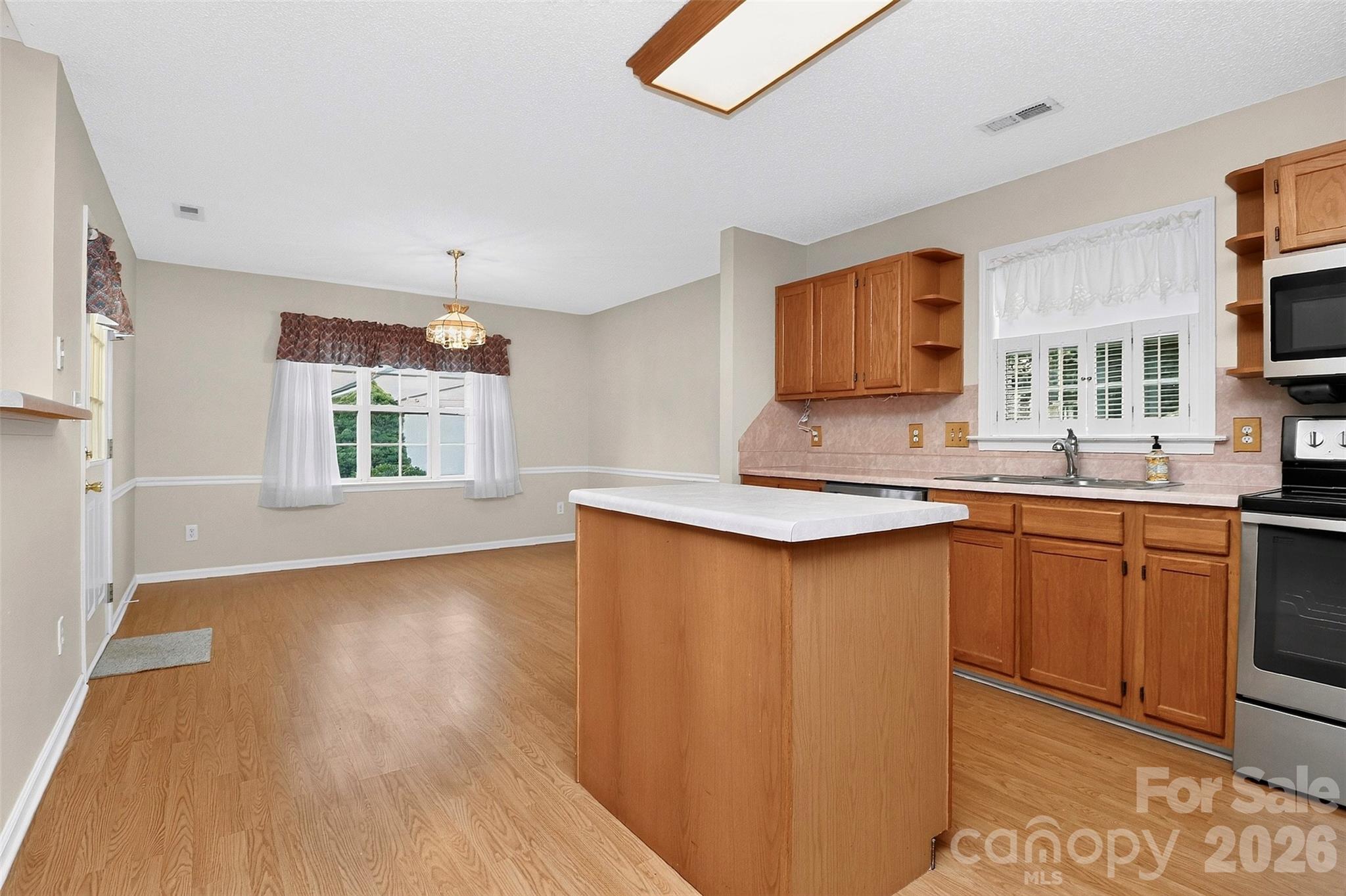 4619 Winterberry Lane Property Photo 9