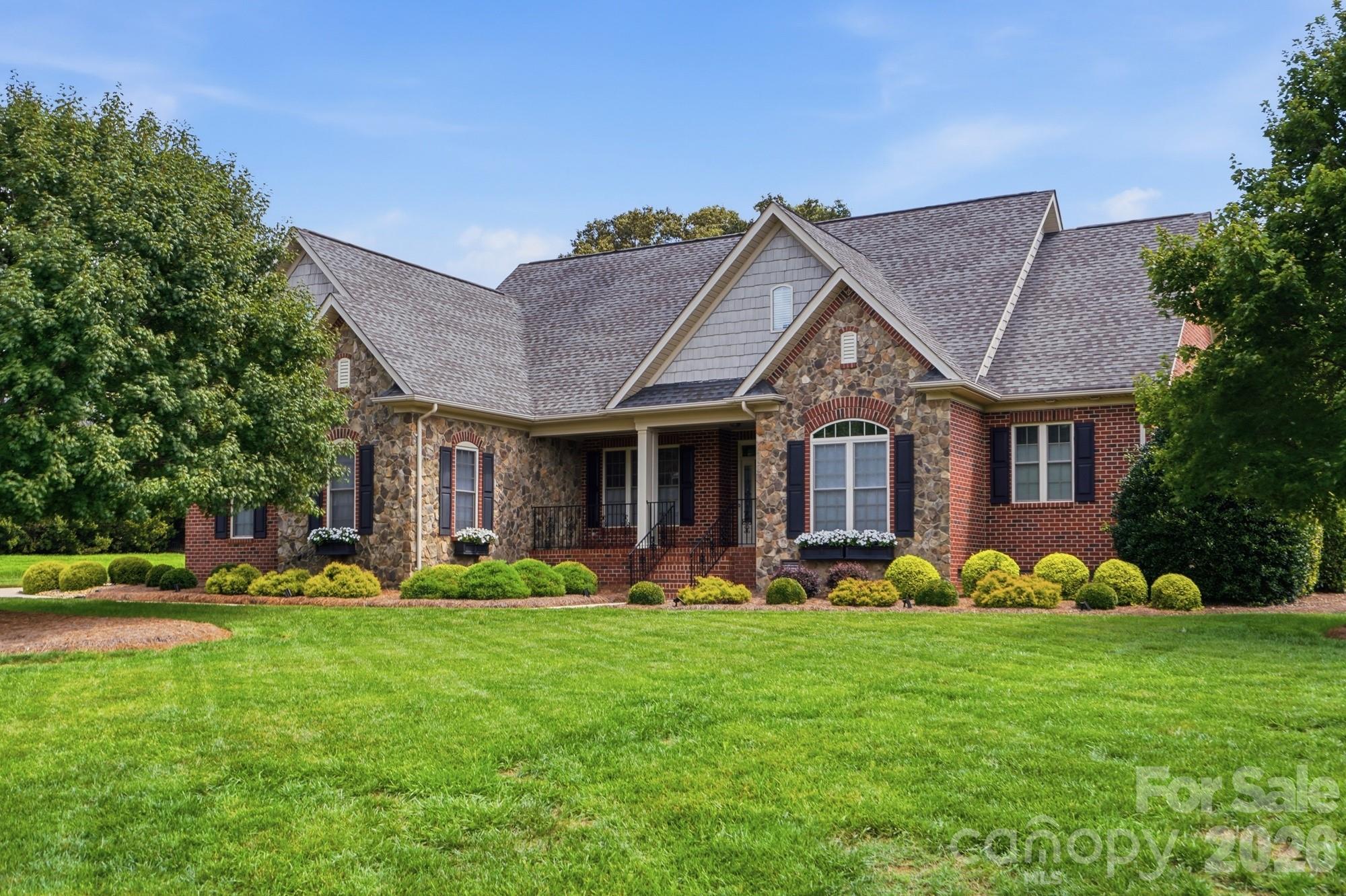 2712 Smith Field Drive Property Photo 4