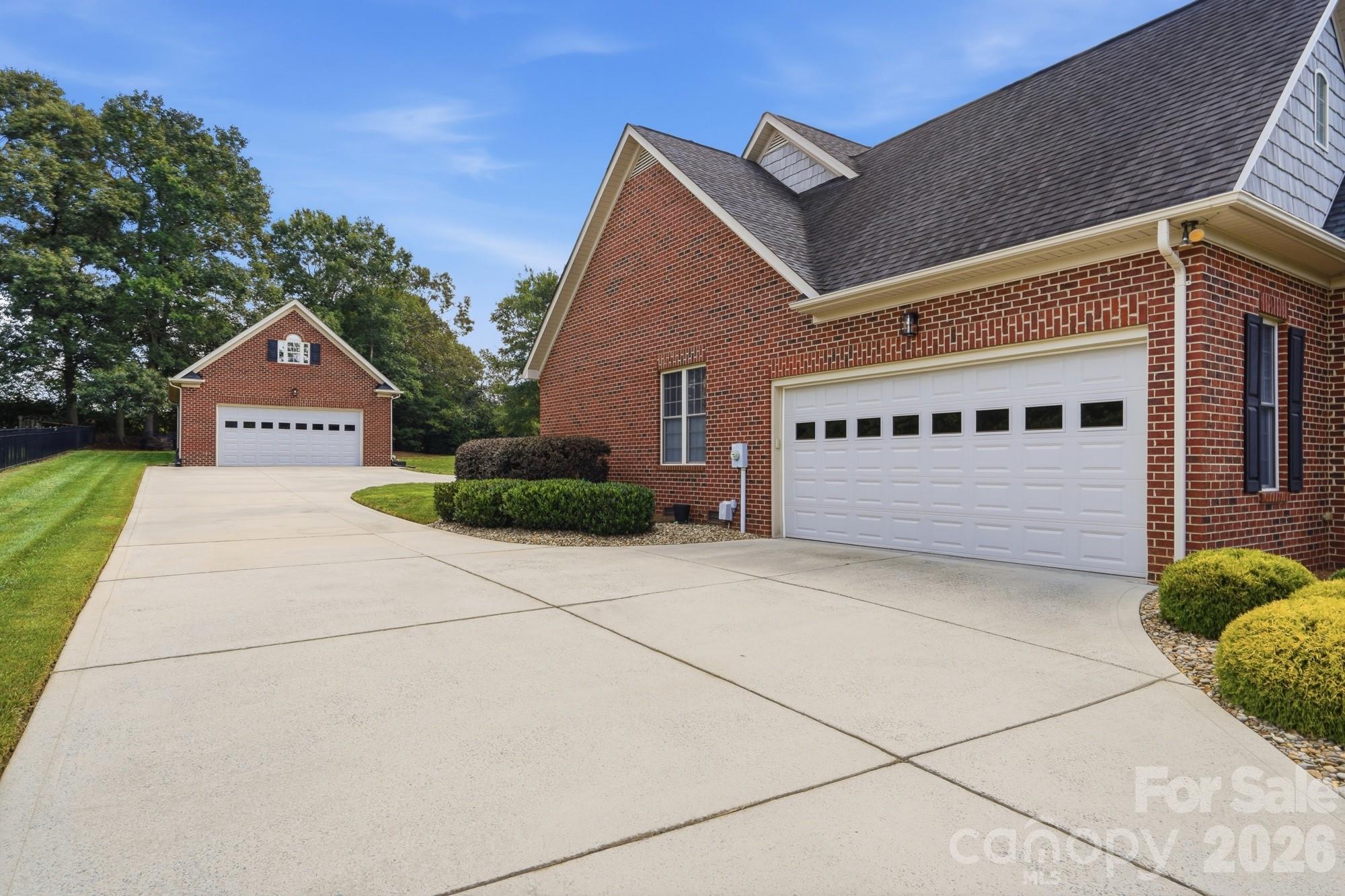 2712 Smith Field Drive Property Photo 27