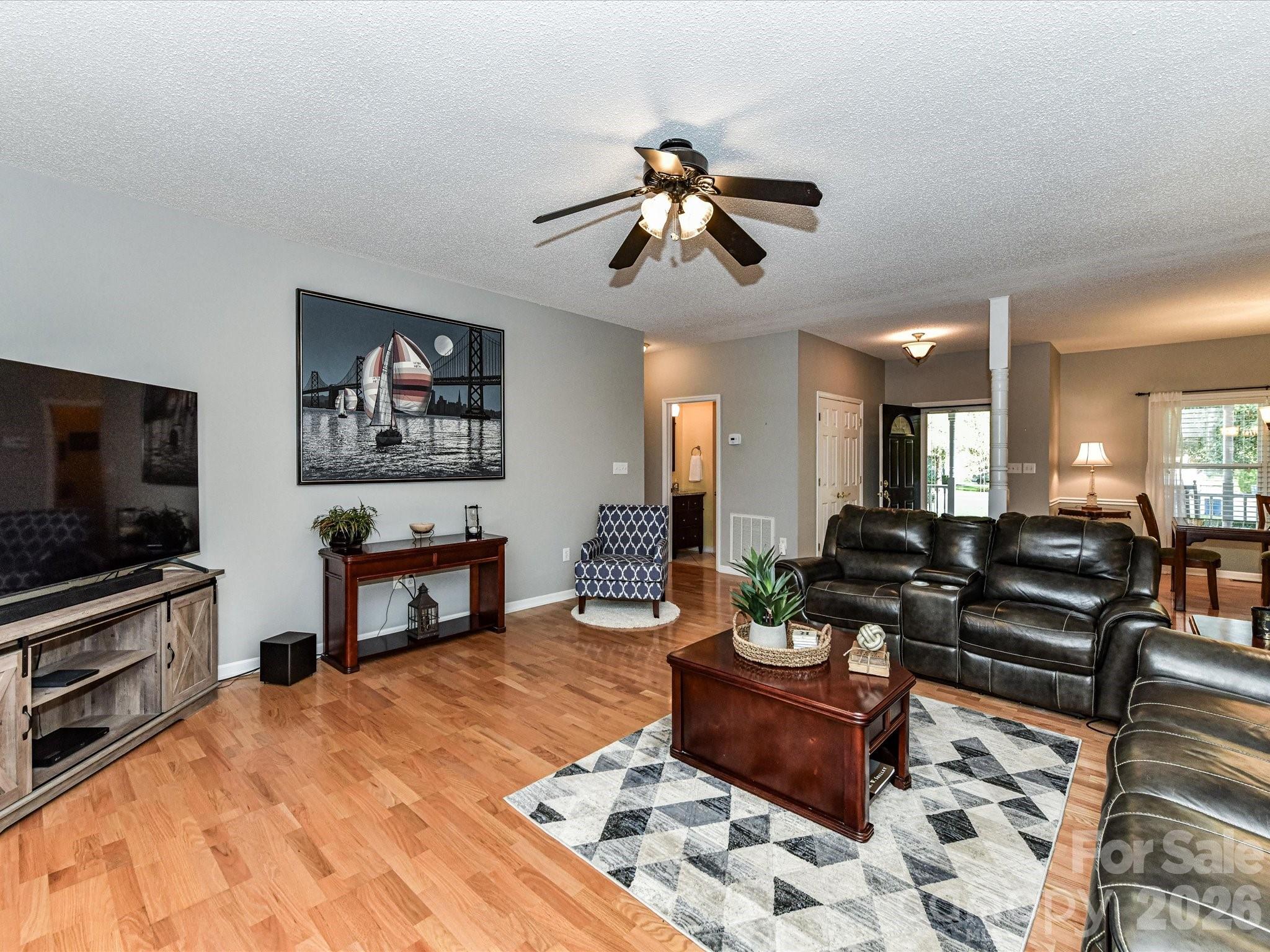8227 Laurel Oak Court Property Photo 8