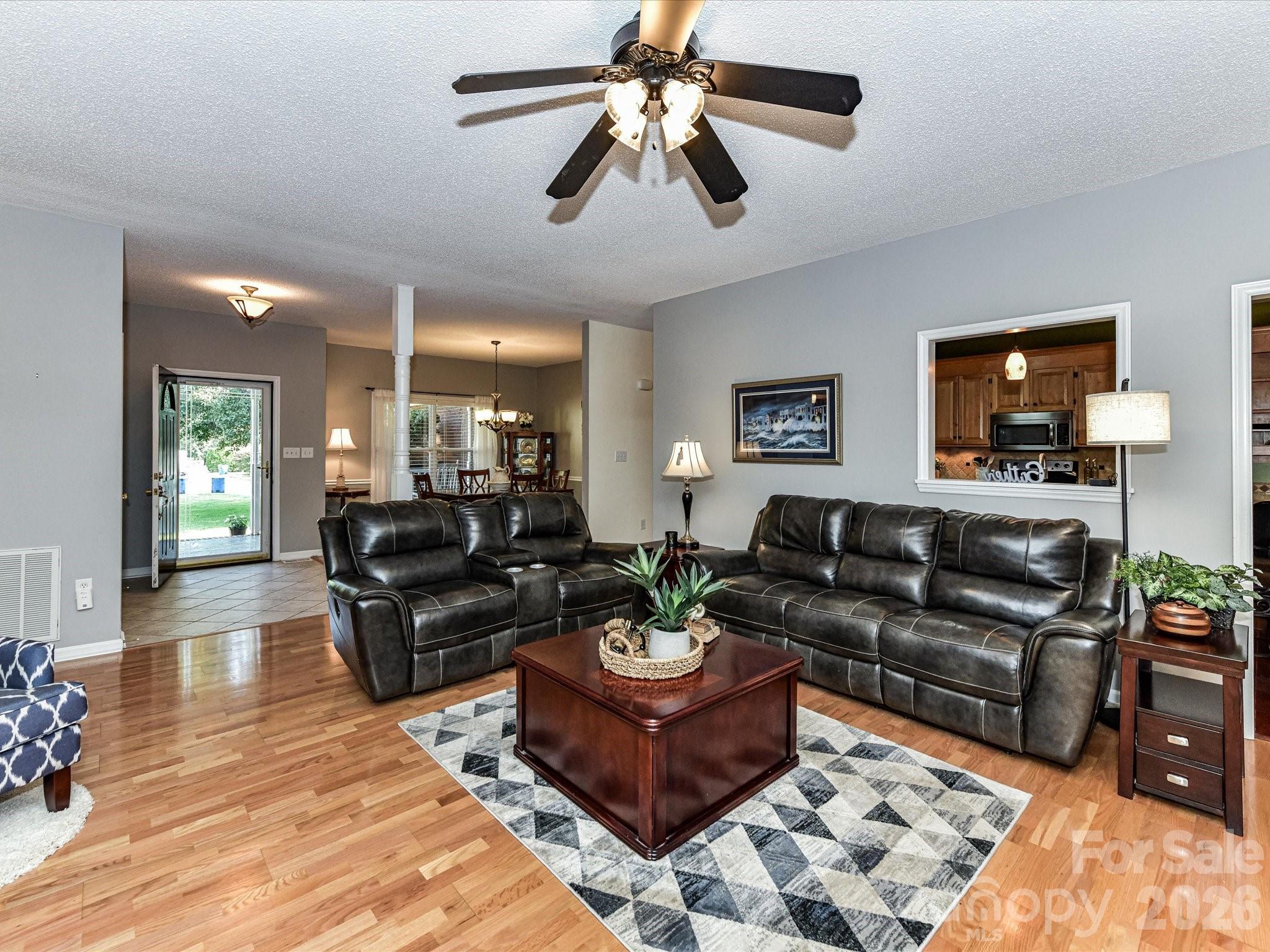 8227 Laurel Oak Court Property Photo 9