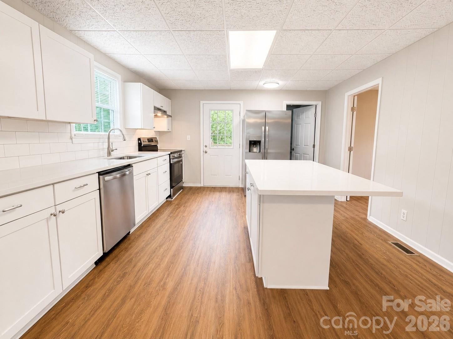 2449 Myrtle Avenue Property Photo 9
