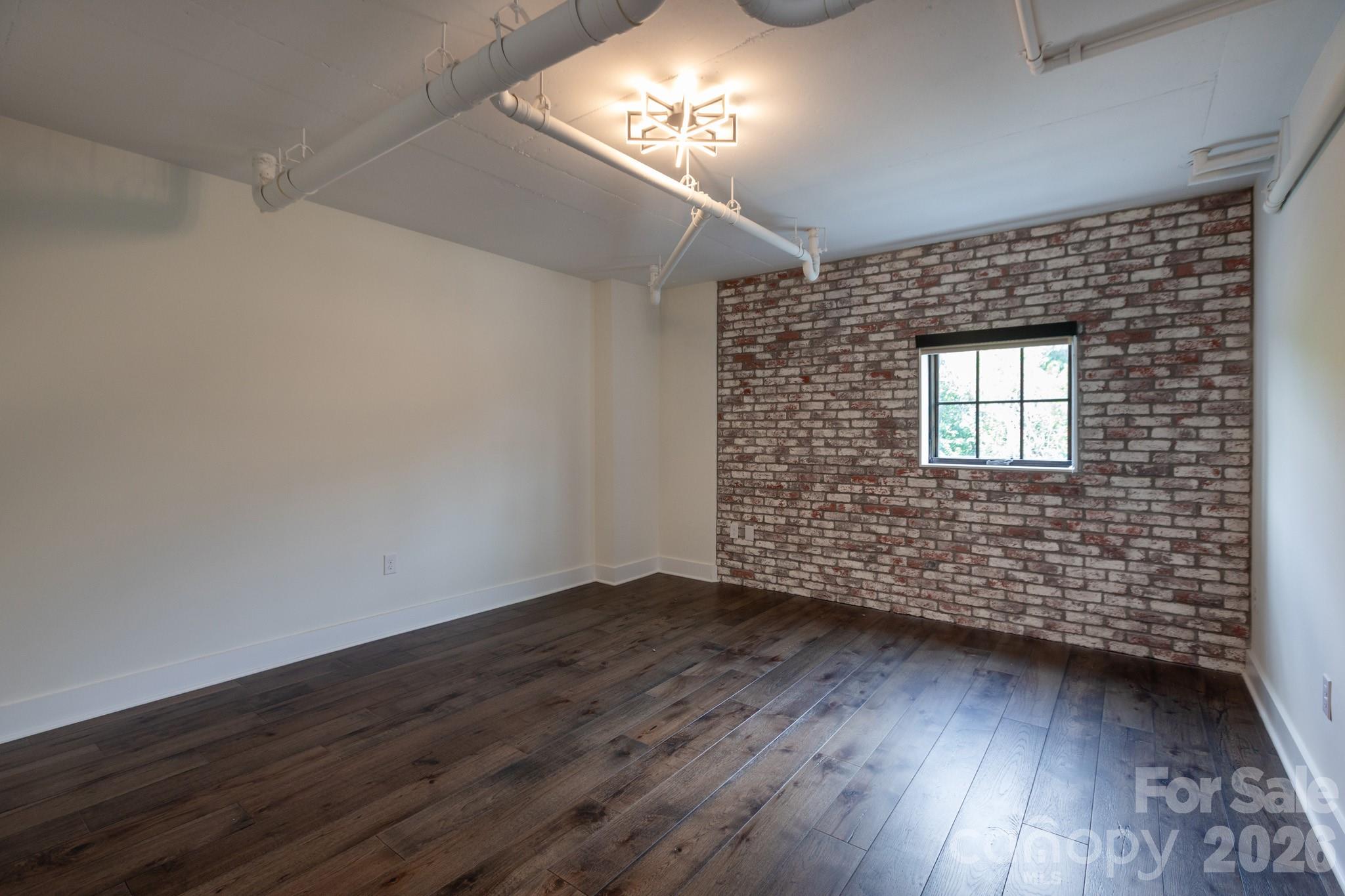 715 N Graham Street 201 Property Photo 28