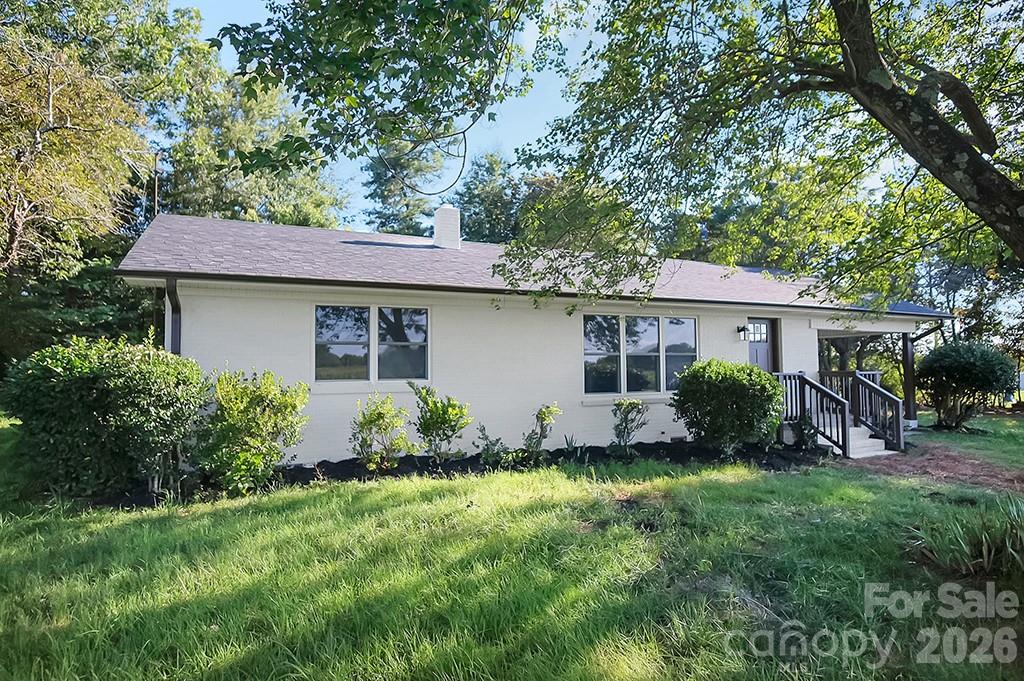 238 Davis Road Property Photo 2