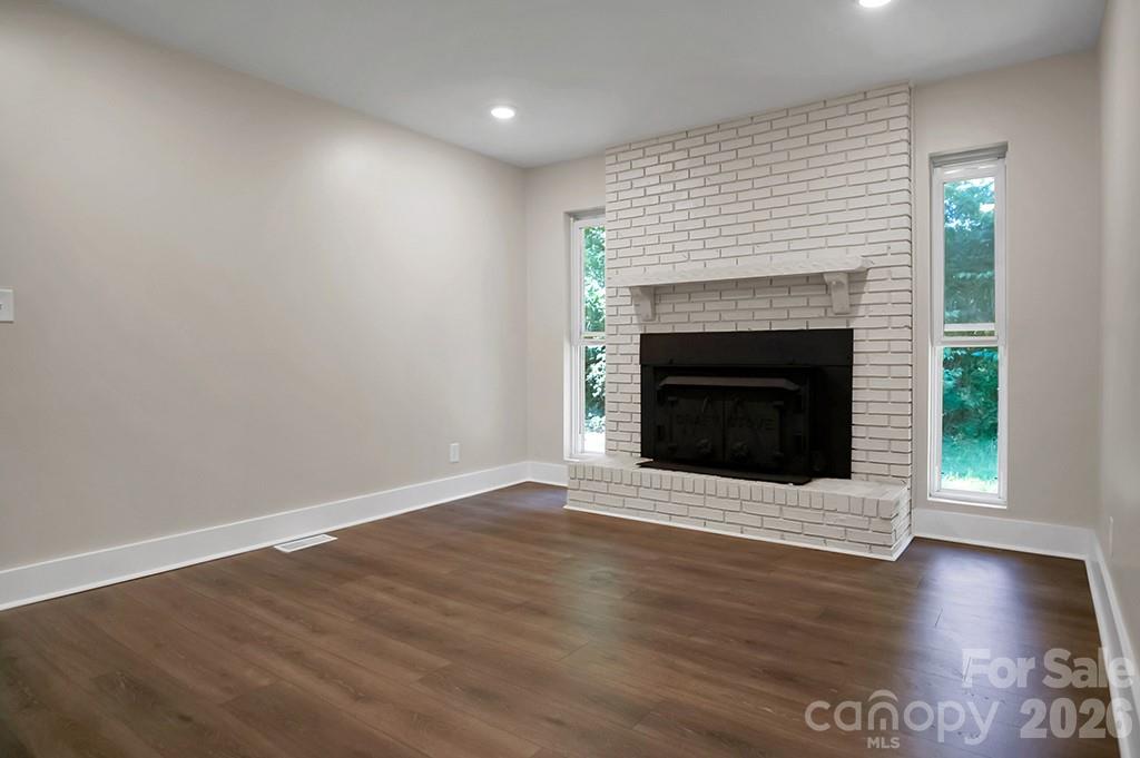 238 Davis Road Property Photo 10