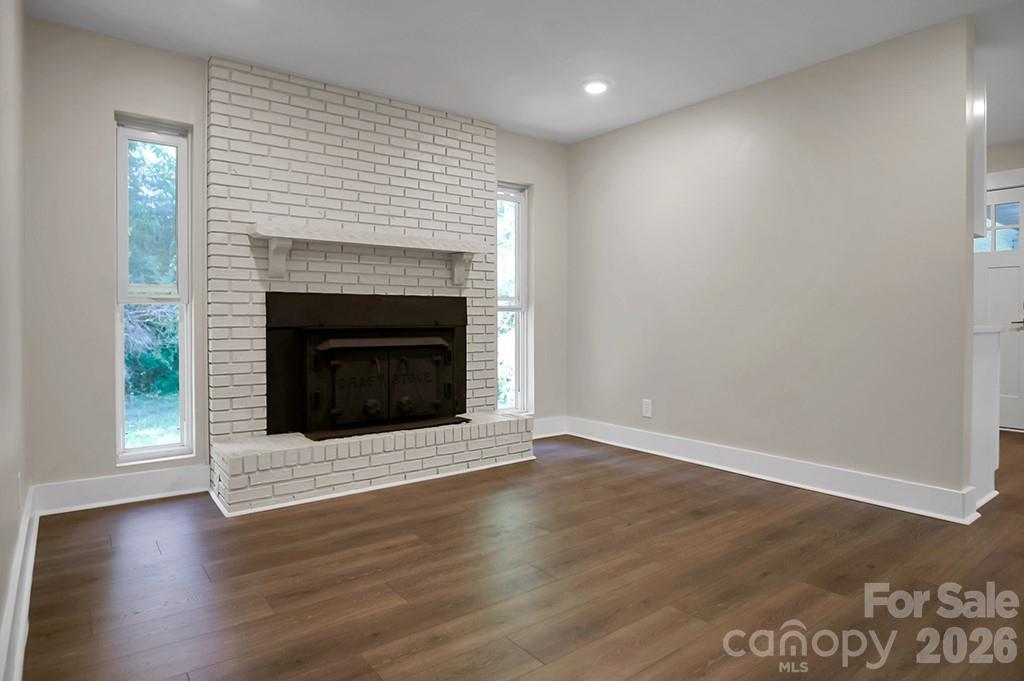 238 Davis Road Property Photo 11