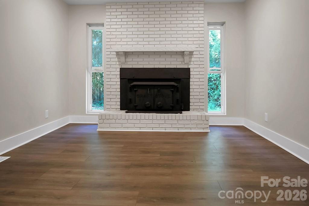 238 Davis Road Property Photo 12