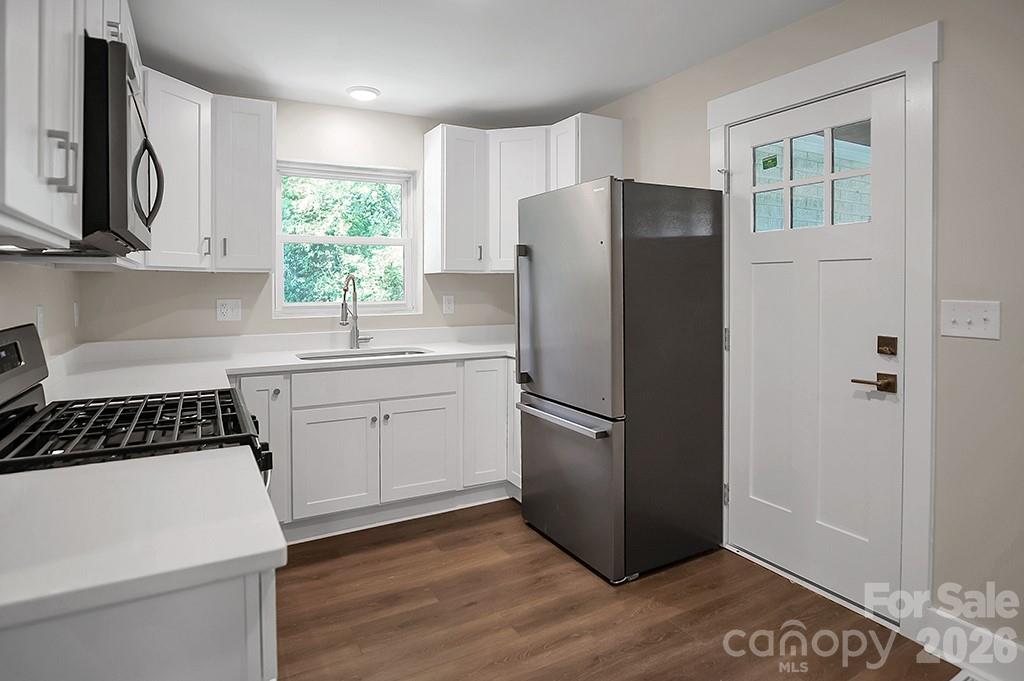 238 Davis Road Property Photo 15