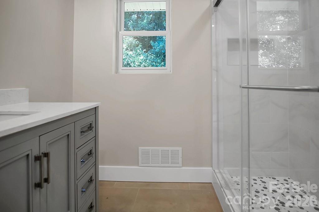 238 Davis Road Property Photo 18