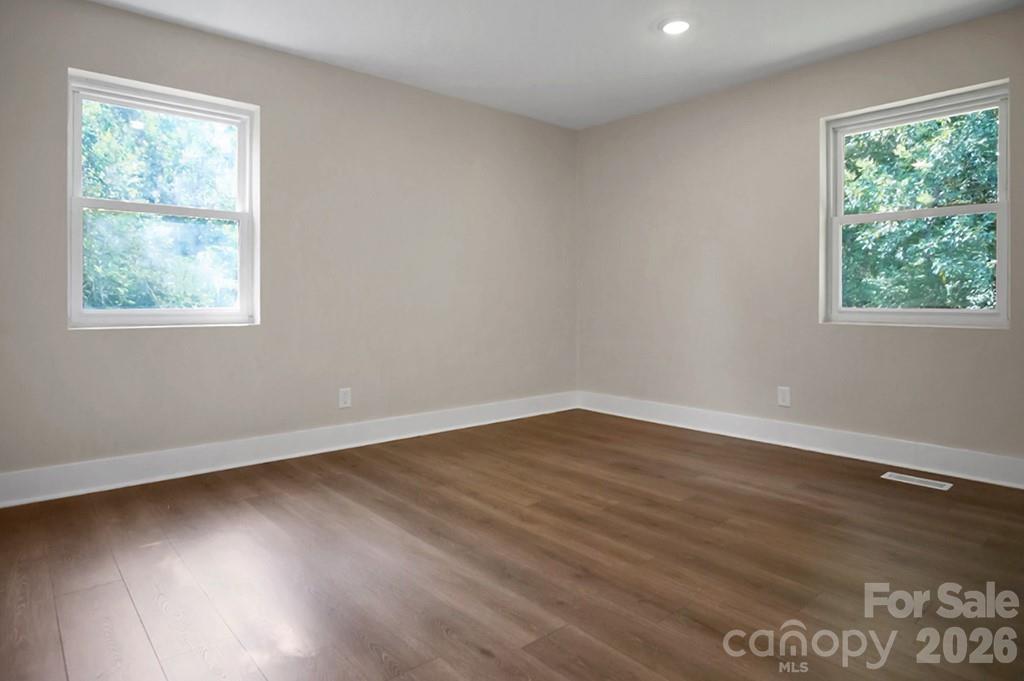 238 Davis Road Property Photo 22