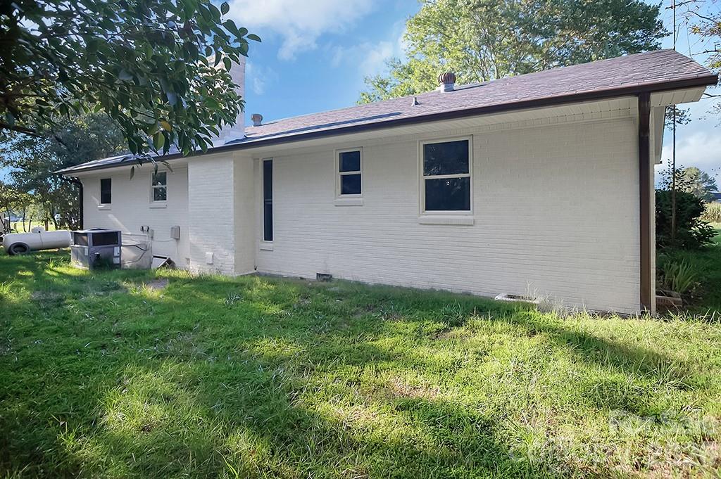 238 Davis Road Property Photo 28