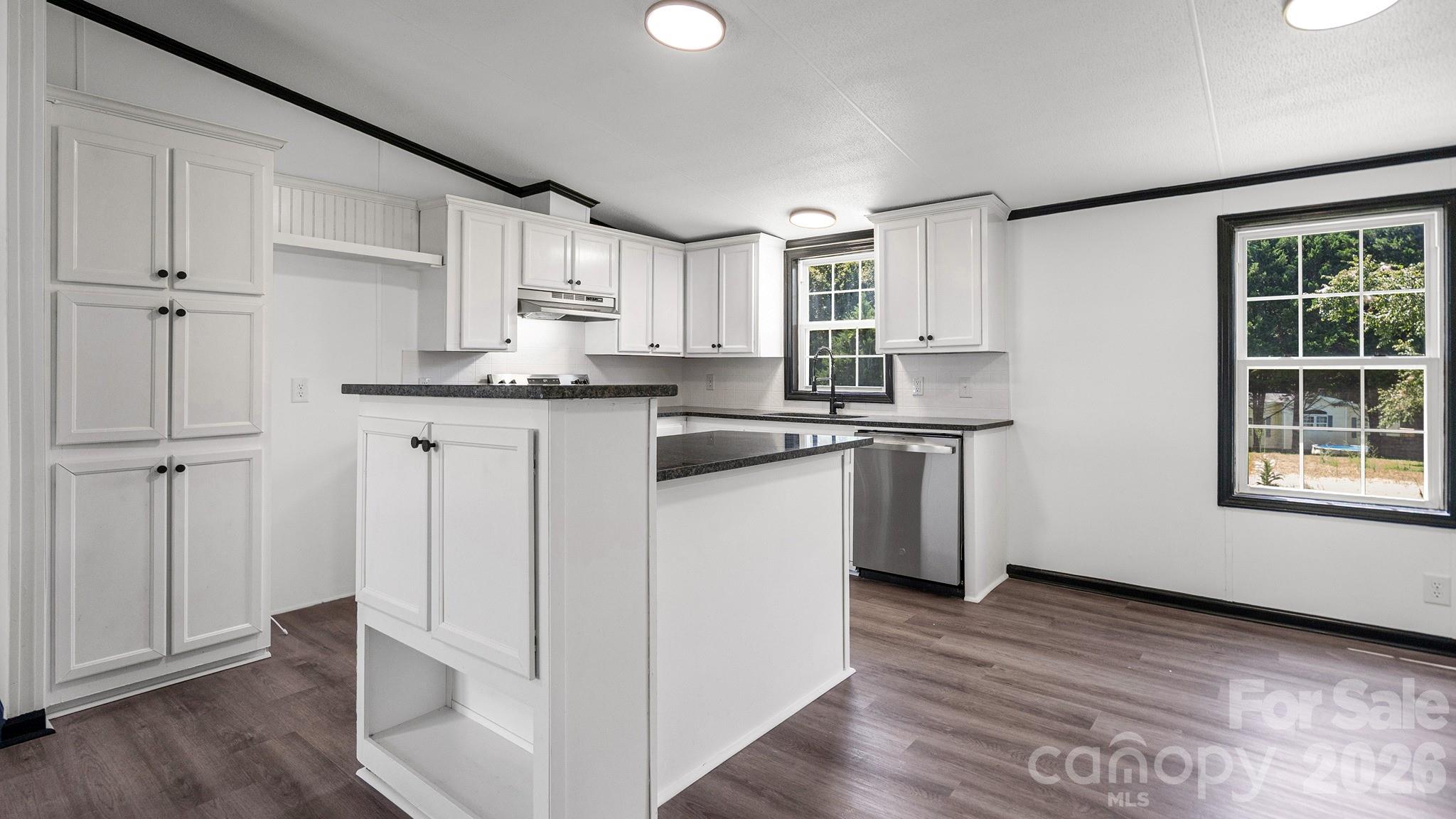 178 Zircon Drive Property Photo 14
