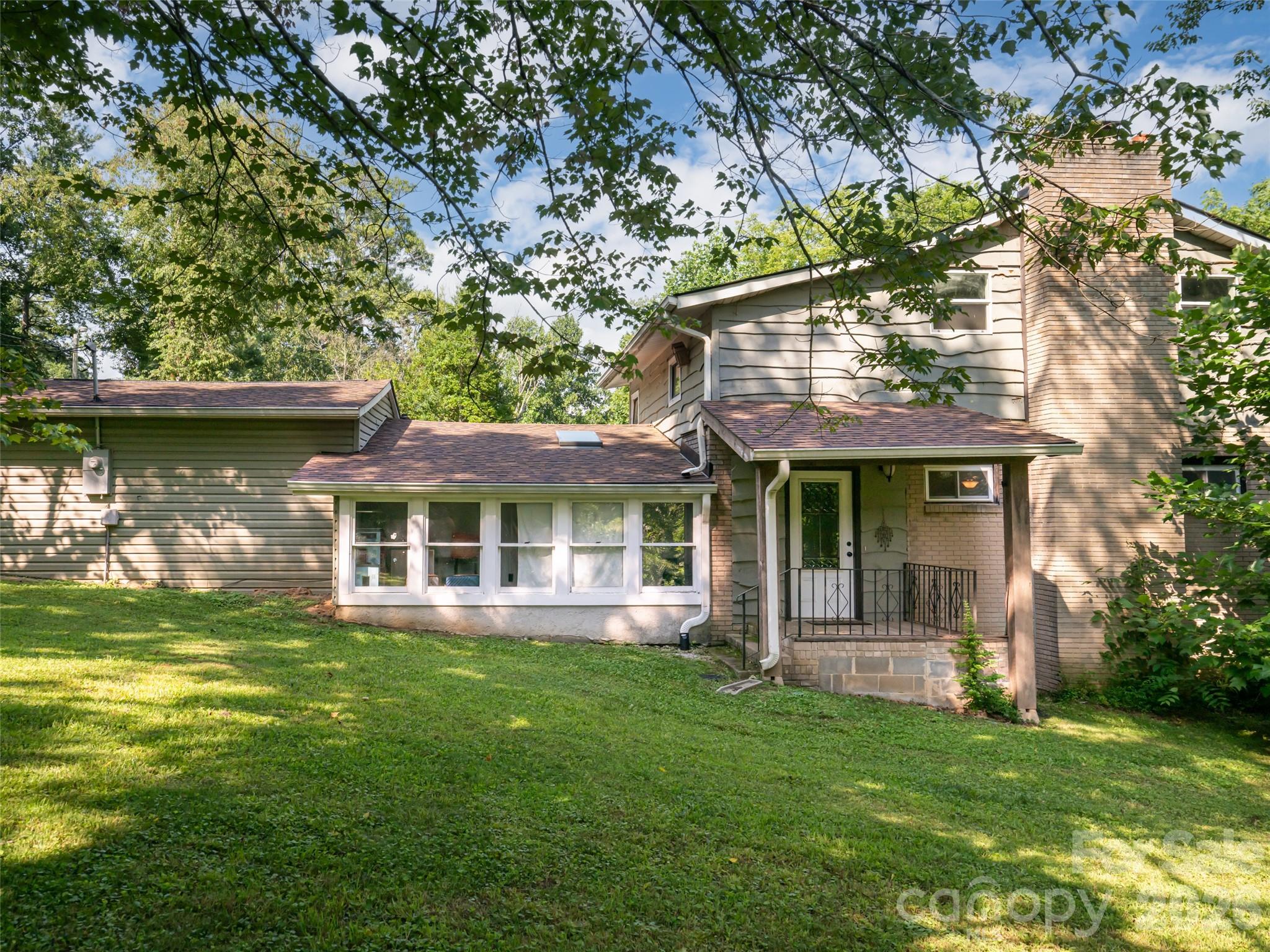 61 Sherwood Forest Drive Property Photo 2