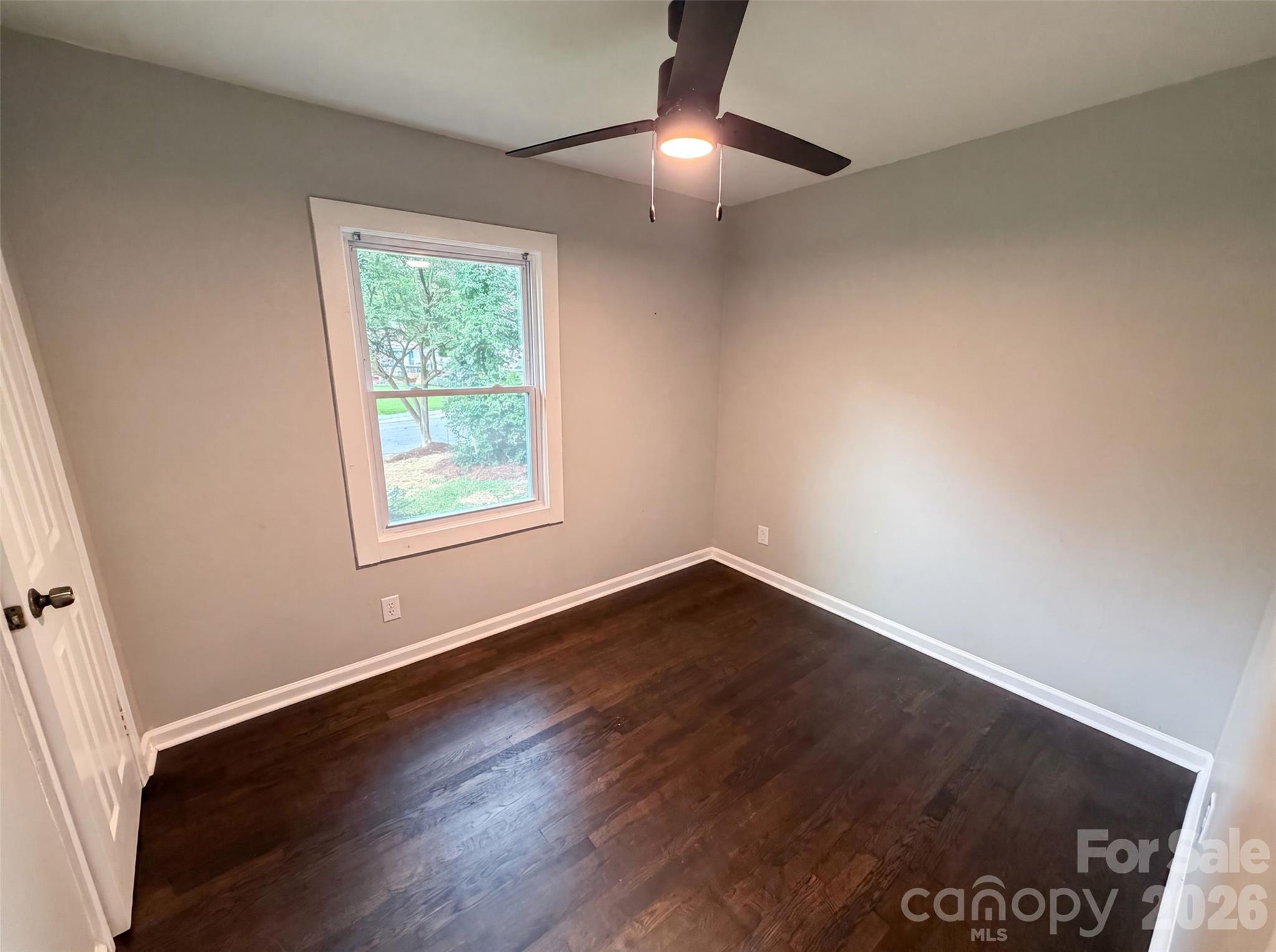 528 Kentbrook Drive Property Photo 4