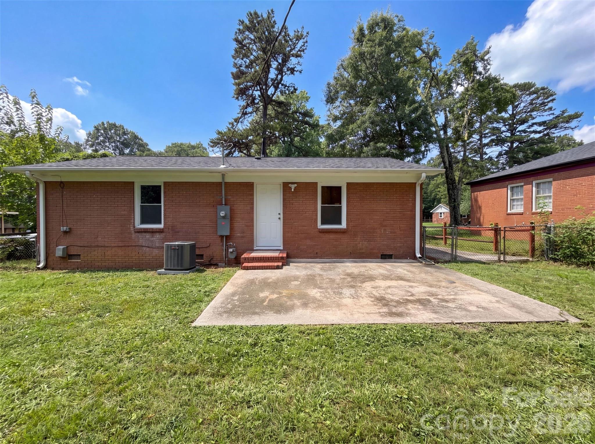 528 Kentbrook Drive Property Photo 5