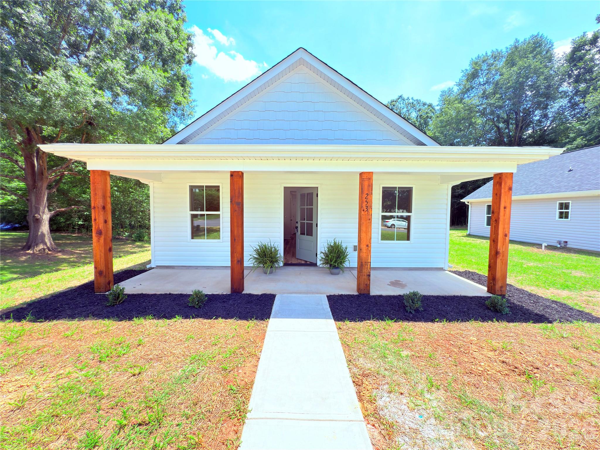 253 Anson Avenue Property Photo 2