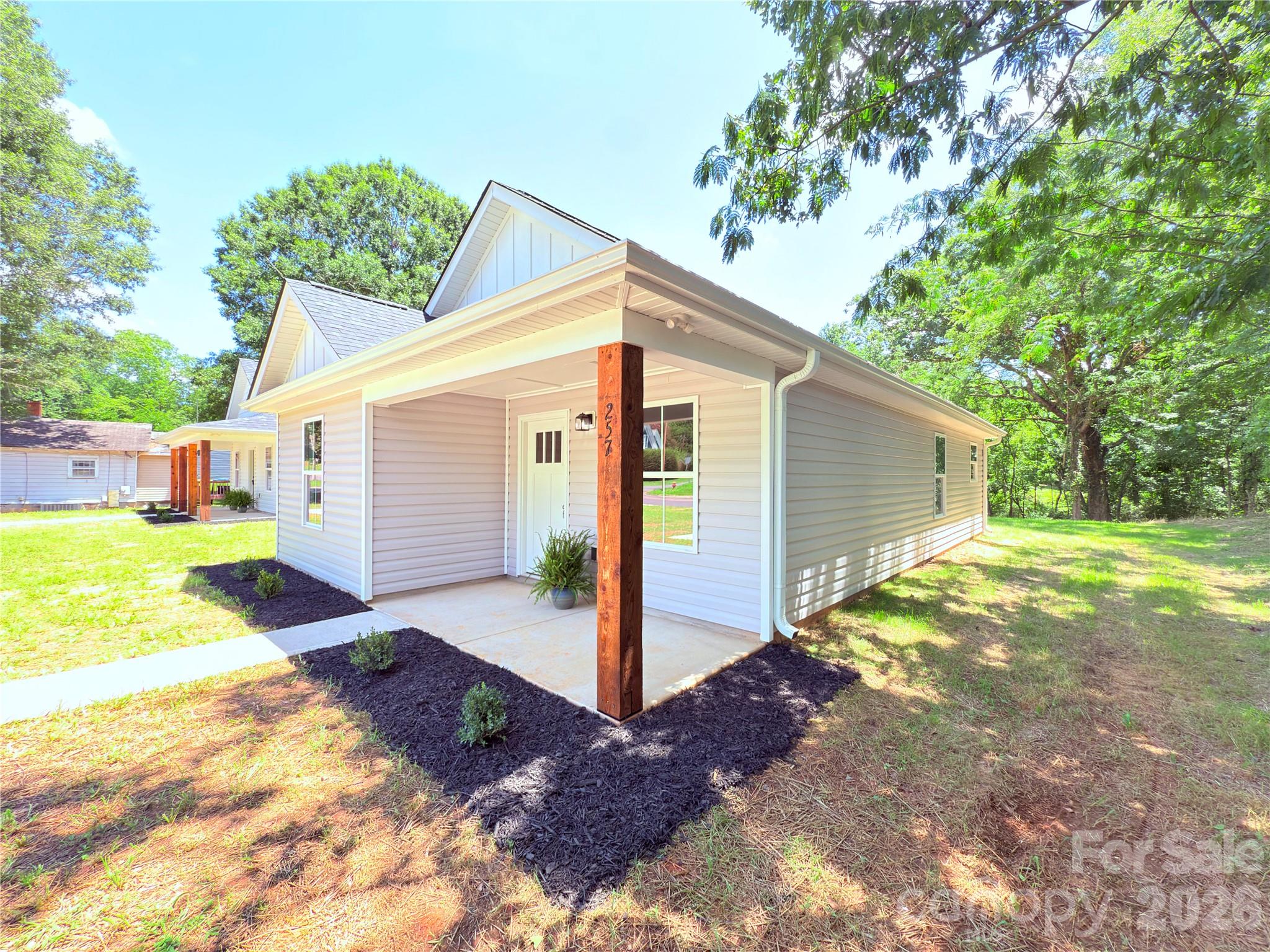 257 Anson Avenue Property Photo 2