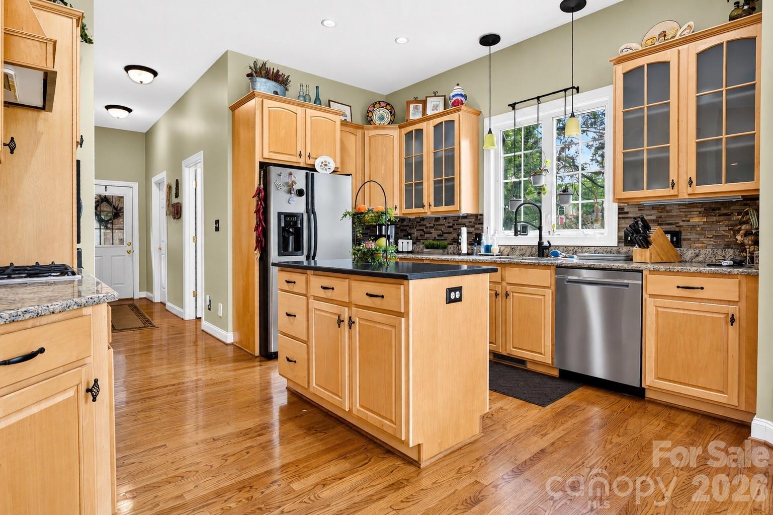 2027 Meadow Run Drive Property Photo 11