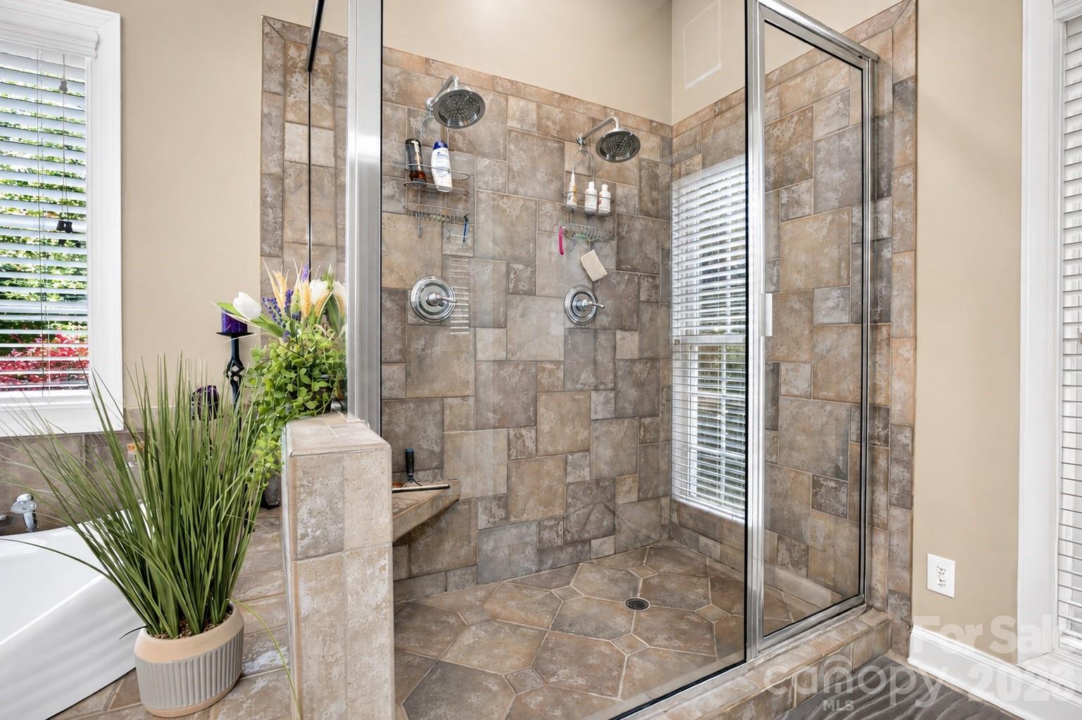 2027 Meadow Run Drive Property Photo 23