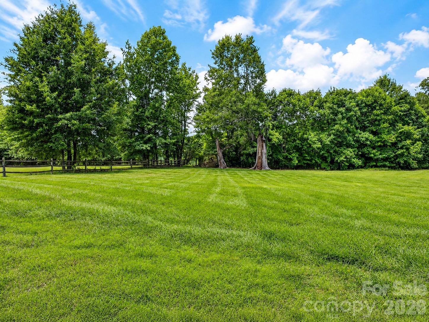 2027 Meadow Run Drive Property Photo 35