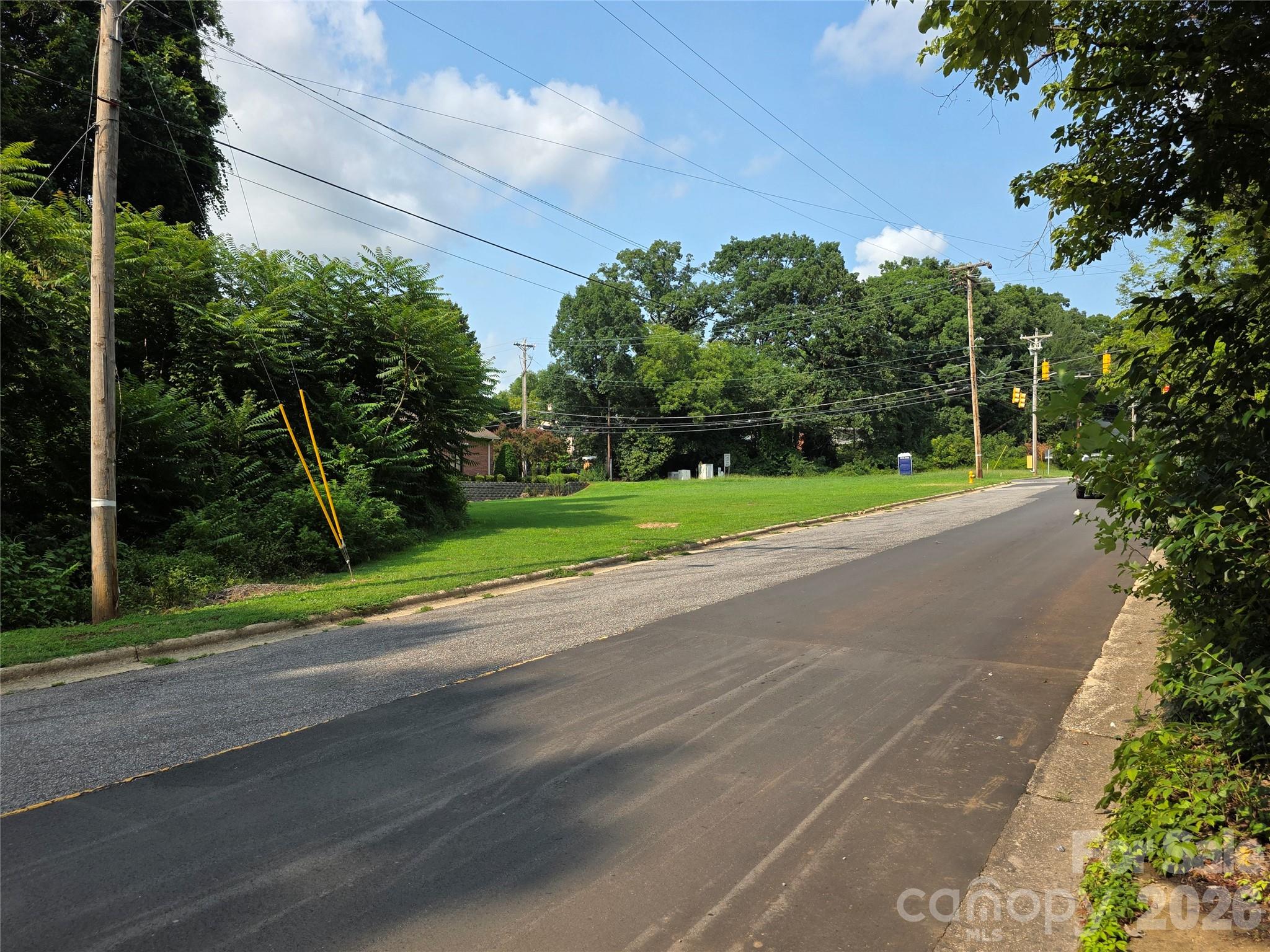 843 Stockton Street Property Photo 4