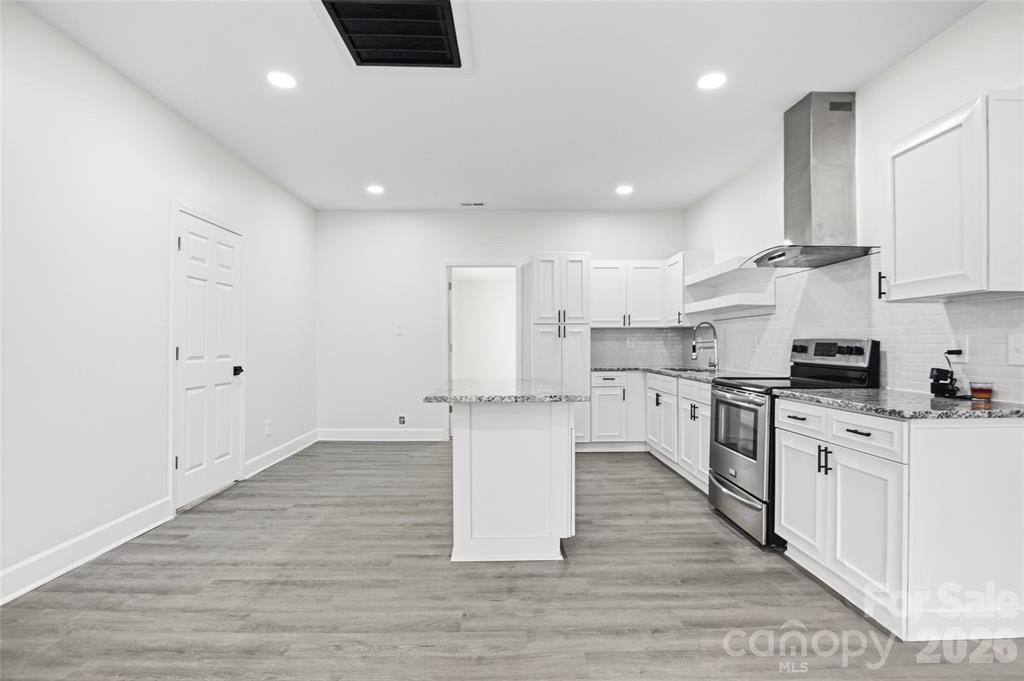 706 Sweeney Street Property Photo 3