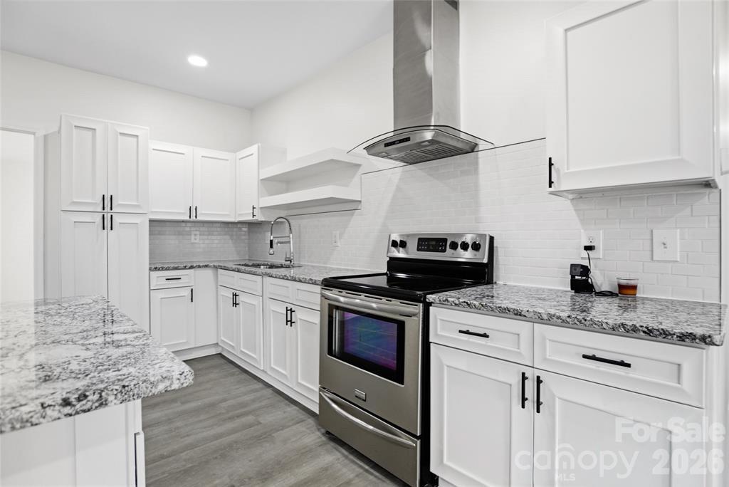 706 Sweeney Street Property Photo 6