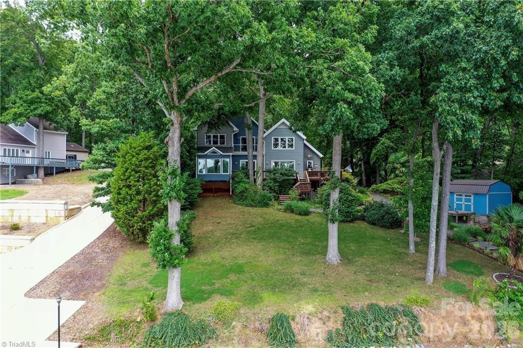 144 Riverside Court Property Photo 6