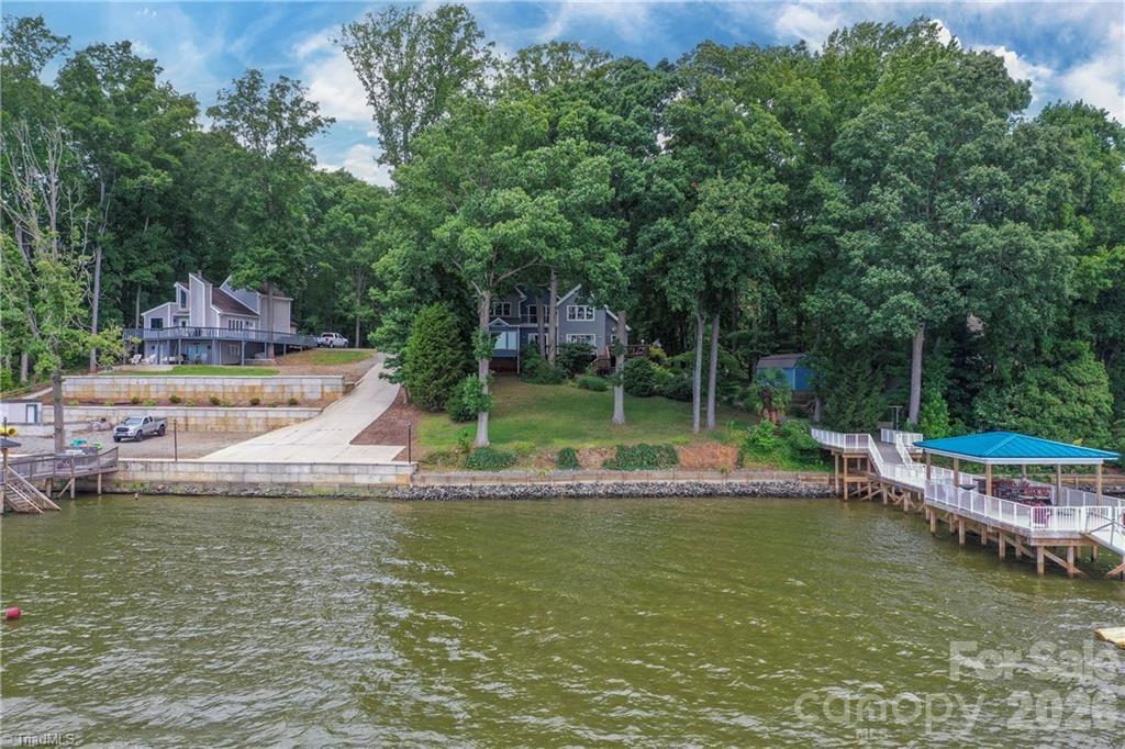 144 Riverside Court Property Photo 7