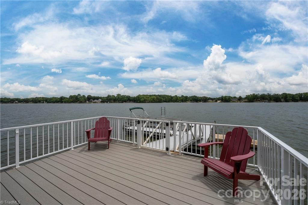 144 Riverside Court Property Photo 11