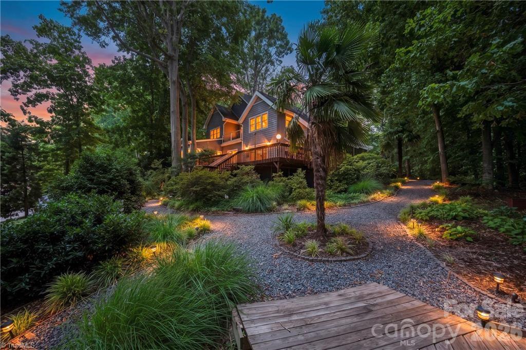 144 Riverside Court Property Photo 14