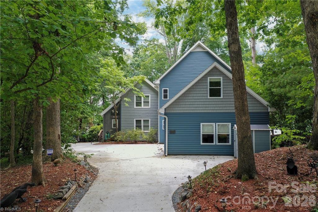 144 Riverside Court Property Photo 17