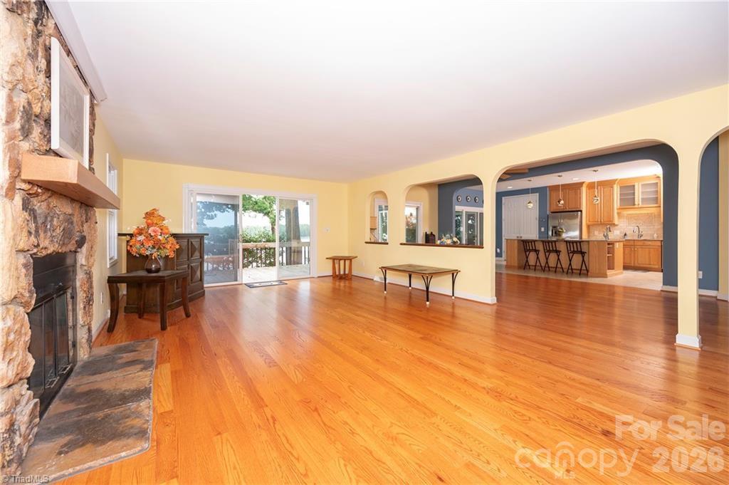 144 Riverside Court Property Photo 22