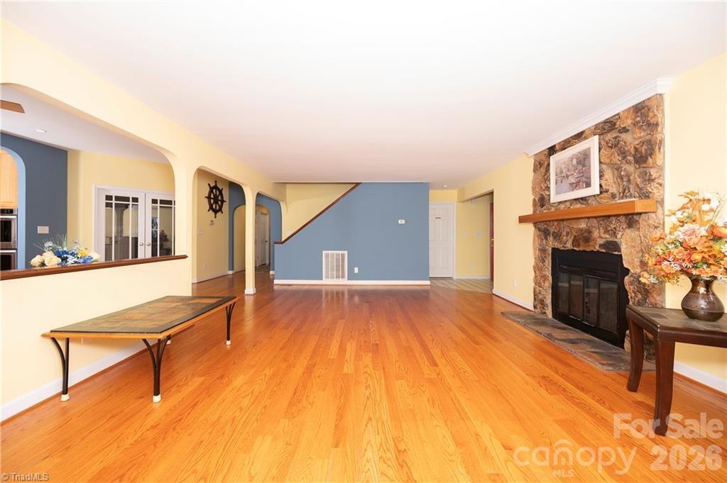 144 Riverside Court Property Photo 23