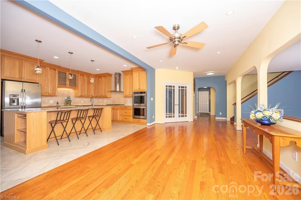 144 Riverside Court Property Photo 25