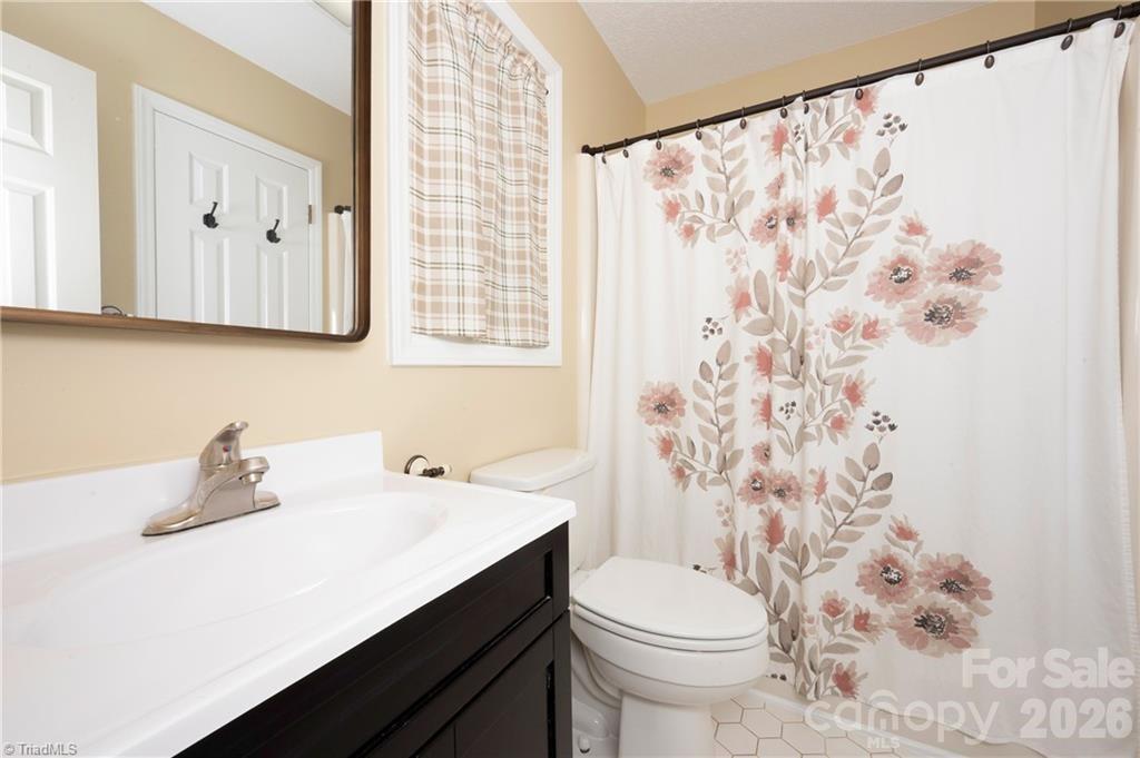 144 Riverside Court Property Photo 35