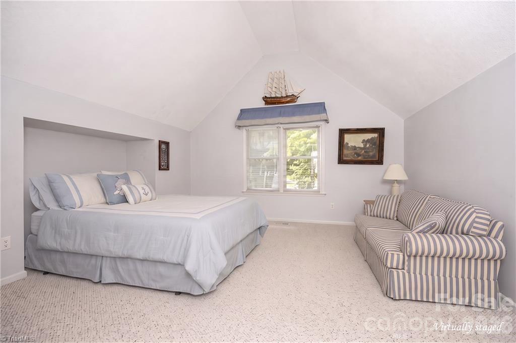 144 Riverside Court Property Photo 41