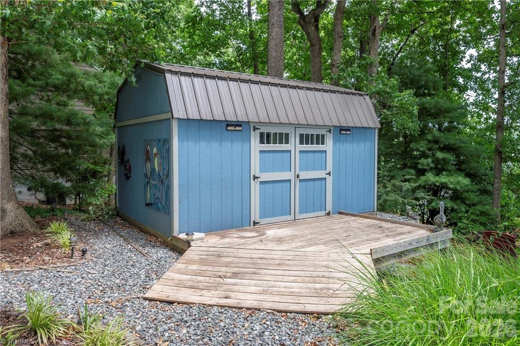 144 Riverside Court Property Photo 47