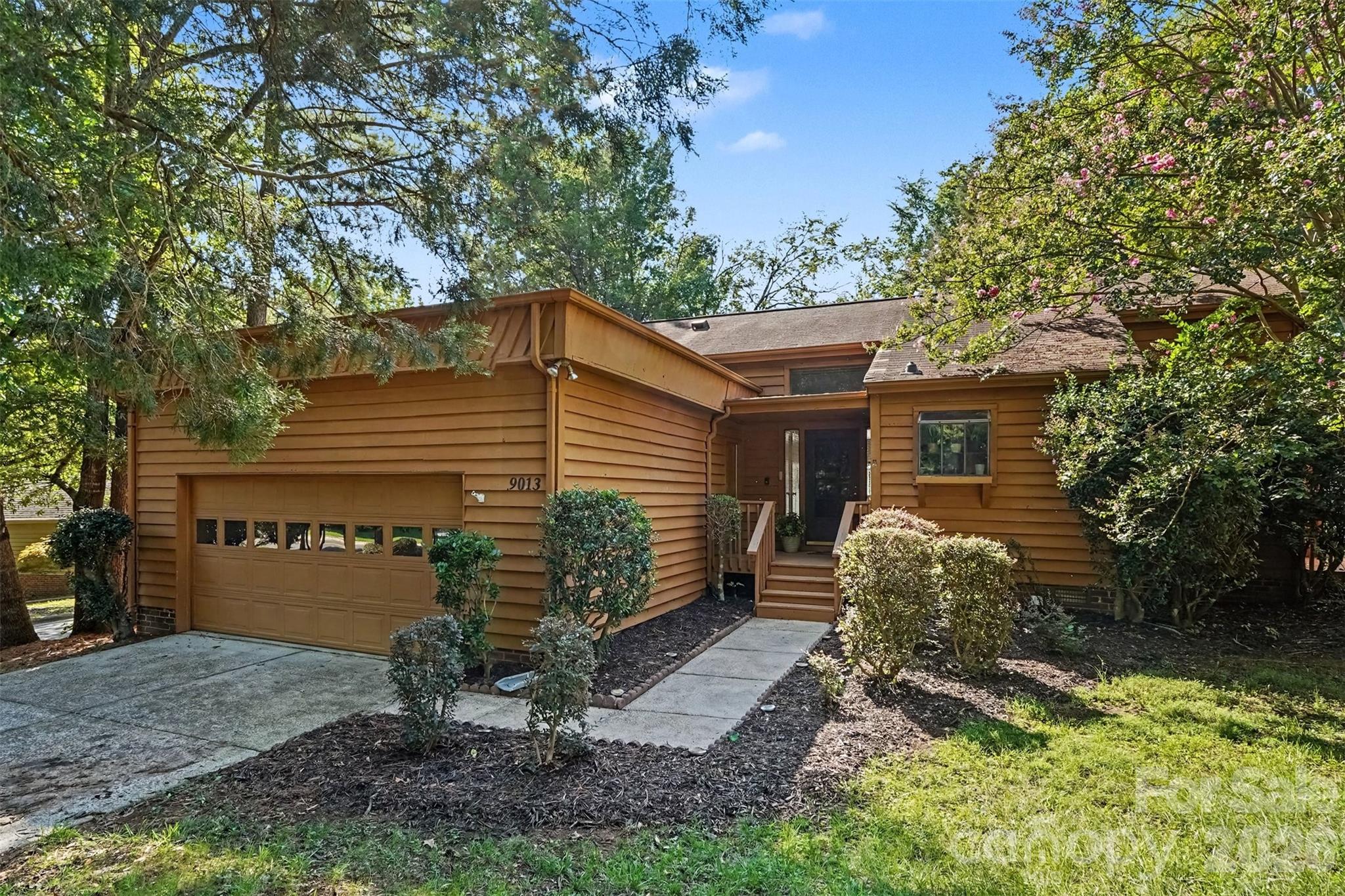 9013 St Croix Lane Property Photo 4
